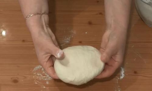 Быстрое дрожжевое тесто для пиццы из сухих дрожжей. Дрожжевое тесто для пиццы — 5 рецептов теста на сухих дрожжах
