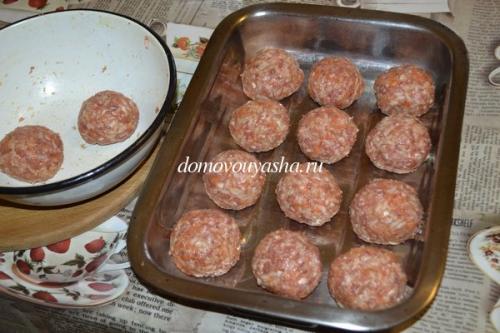 Куриные тефтели с рисом в томатном сметанном соусе в духовке. Тефтели с рисом в томатно-сметанном соусе в духовке