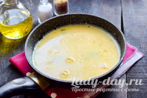 Пышный омлет, как в садике, на сковороде