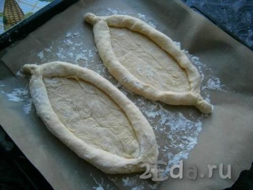 Тесто для хачапури по-аджарски на кефире. Хачапури по-аджарски на кефире