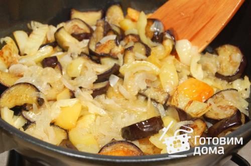 Баклажаны в томате с луком. Баклажаны в томатном соусе с чесноком