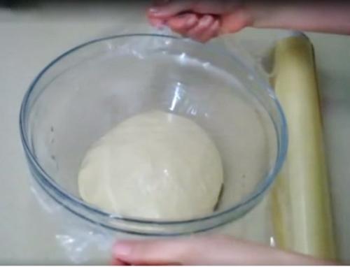 Быстрое Дрожжевое тесто для пиццы на кефире. Рецепт теста на кефире дрожжевого для пиццы