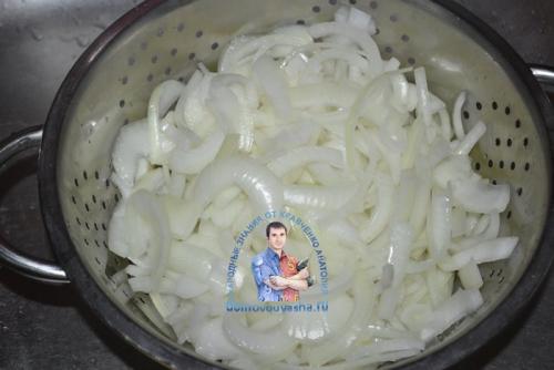 Как замариновать лук для салата быстро и вкусно без уксуса. Как замариновать лук для салата просто, быстро, и очень вкусно