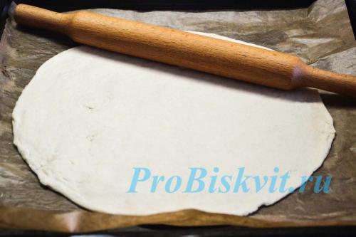 Пицца с солеными огурцами и грибами. Необходимые ингредиенты