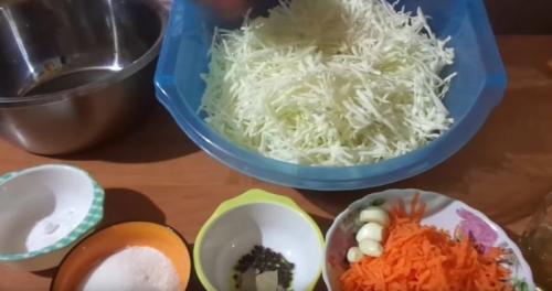 Капуста с маслом и уксусом быстрого приготовления. Маринованная капуста быстрого приготовления (хрустящая и сочная)