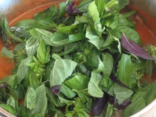 Кетчуп на зиму из желтых помидор на зиму рецепты. Кетчуп из помидоров и базилика на зиму — рецепт «Пальчики оближешь»