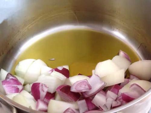 Кетчуп на зиму из желтых помидор на зиму рецепты. Кетчуп из помидоров и базилика на зиму — рецепт «Пальчики оближешь»