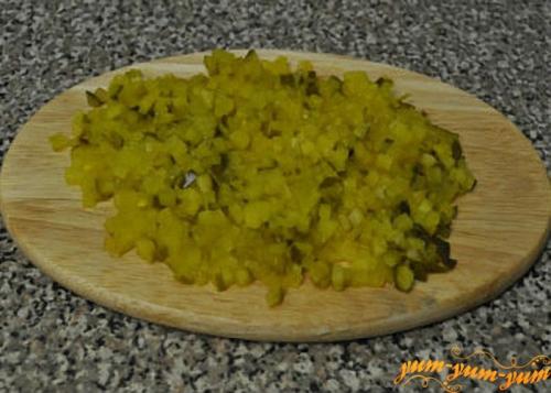 Салат с куриной грудкой и грибами и огурцами. Рецепт 2: Салат слоёный курица, грибы, соленый огурец