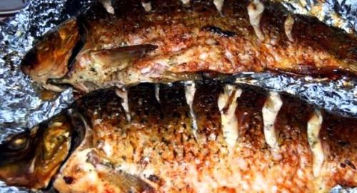 Карп запеченный с овощами в духовке в фольге рецепт. Карп запеченный в духовке в фольге рецепт с фото с овощами