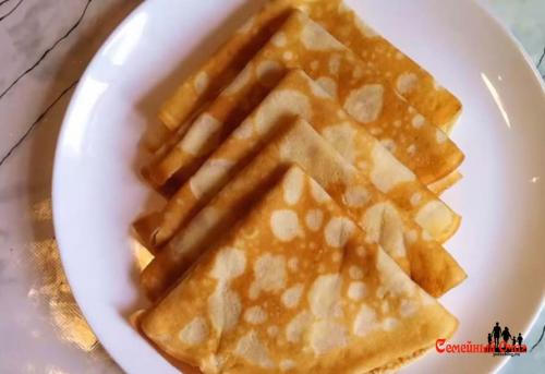 Блины тонкие на кефире с кипятком рецепт. Блины на кефире с кипятком по классическому рецепту.