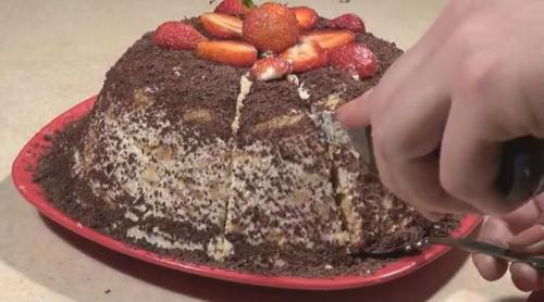 Ленивый торт из печенья со сметаной. Торт без выпечки из печенья, сметаны и бананов за 15 минут