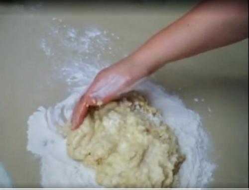 Быстрое Дрожжевое тесто для пиццы на кефире. Рецепт теста на кефире дрожжевого для пиццы