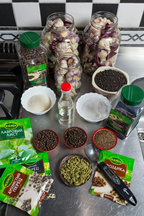 Маринованный чеснок хрустящий. Маринованный чеснок