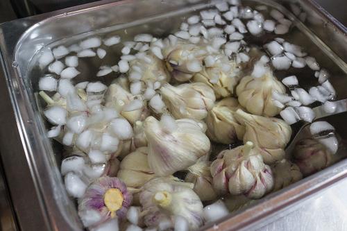 Маринованный чеснок хрустящий. Маринованный чеснок