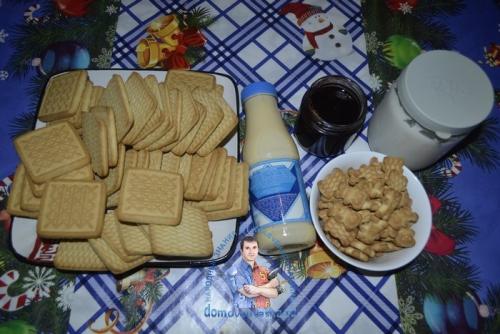 Торт из печенья юбилейное без выпечки со сгущенкой и сметаной. Рецепт торта без выпечки из печенья со сгущенкой и сметаной