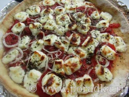 Пицца с солеными помидорами. Пицца с маринованными помидорами и брынзой в домашних условиях