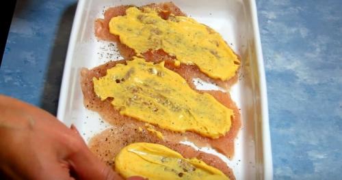 Рецепт Куриное филе с ананасами и сыром в духовке. Общие принципы приготовления
