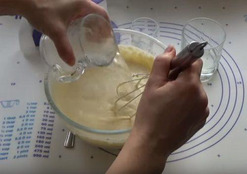 Ажурные блинчики на кефире с кипятком. Вкусные блины на кефире в дырочку — рецепт с кипятком