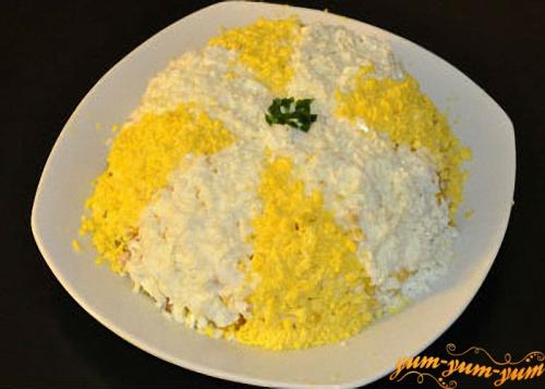 Салат с куриной грудкой и грибами и огурцами. Рецепт 2: Салат слоёный курица, грибы, соленый огурец