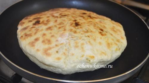 Быстрые хачапури с сыром на сковороде на кефире рецепт. Рецепт быстрые хачапури с сыром на кефире и сухой сковороде — язык можно проглотить!