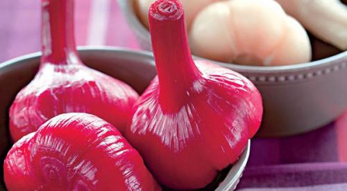 Маринованный чеснок рецепт, как на рынке со свеклой. Маринованный розовый чеснок со свеклой