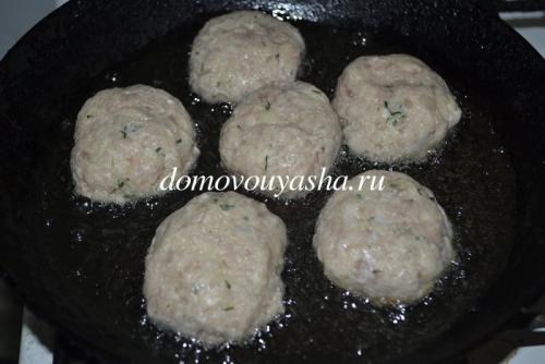 Котлеты из свиного и говяжьего фарша сочные рецепт и манной крупы. Котлеты из свиного фарша с манкой сочные и вкусные