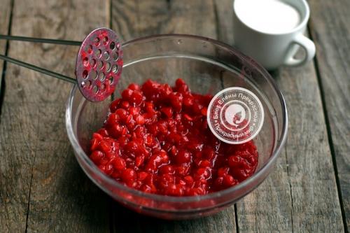 Калина протертая с сахаром на зиму рецепт. Как приготовить калину, перетертую с сахаром на зиму