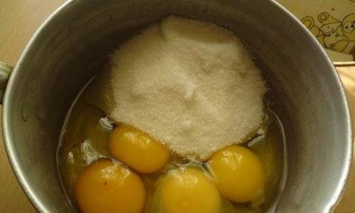 Торт из печенья Рыбки без выпечки со сгущенкой и сметаной. Все смешали — и готово!