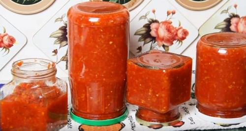 Аджика из острого перца с помидорами. Аджика из помидор и красного перца с чесноком — самые вкусные рецепты на зиму