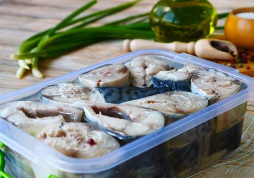 Как вкусно засолить скумбрию. Вкуснейшая малосольная скумбрия в масле