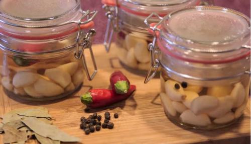 Моченый чеснок зубчиками рецепт, как на рынке. Рецепт маринованного чеснока на зиму зубчиками