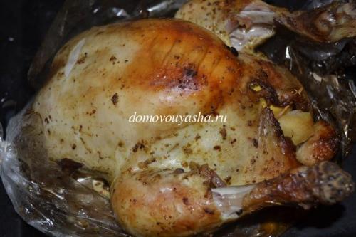 Курица с яблоками в духовке в рукаве рецепт. Курица фаршированная яблоками в духовке в рукаве. Рецепт с фотографиями.