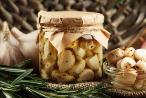 Как мариновать чеснок зубчиками. Чеснок, маринованный зубчиками