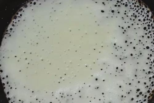 Блины тонкие на кефире с кипятком ажурные рецепт. Вкусные ажурные блины на кефире с кипятком