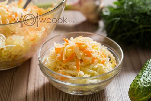 Салат из капусты с уксусом и маслом быстрого приготовления. Салат из свежей капусты с уксусом как в столовой