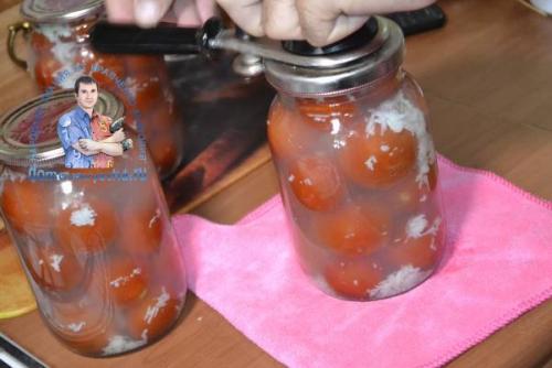 Помидоры на зиму с чесноком под снегом пошаговый рецепт. Помидоры под снегом с чесноком на зиму. Рецепт на литровую баночку