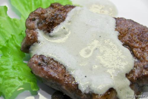 Отбивные из говядины с подливкой. Отбивные из говяжьей вырезки