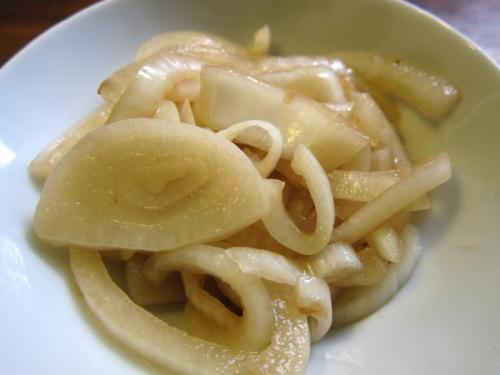 Как замариновать лук для салата вкусно. Как мариновать лук для салата быстро и вкусно?