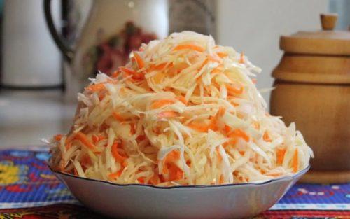 Как квасить капусту в банках на зиму рецепты. Хрустящая квашеная капуста на зиму в банке — быстро и очень вкусно