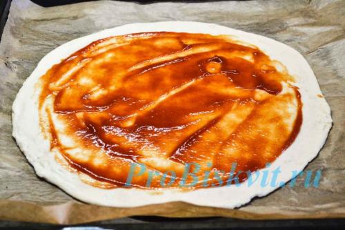 Пицца с солеными огурцами и грибами. Необходимые ингредиенты