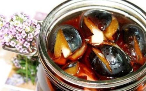 Сколько маринуется чеснок. Маринованный чеснок: консервируем и корешки, и верхушки