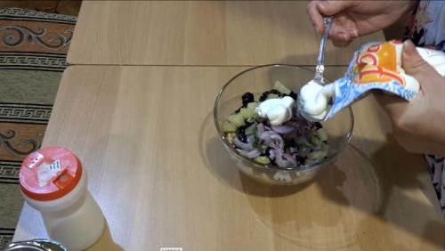 Рецепт салат Клеопатра с курицей и крабовыми палочками. Салат Клеопатра с крабовыми палочками