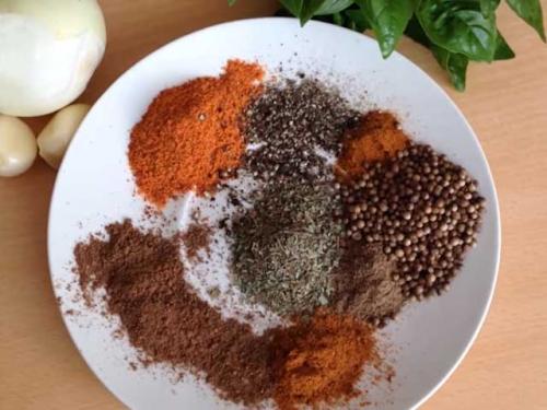 Кетчуп на зиму из желтых помидор на зиму рецепты. Кетчуп из помидоров и базилика на зиму — рецепт «Пальчики оближешь»