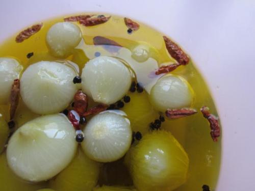 Как замариновать лук для салата вкусно. Как мариновать лук для салата быстро и вкусно?