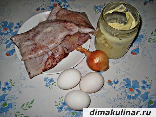 Как замариновать лук для салата с кальмарами. Самый вкусный и простой салат с кальмарами и яйцом «Морской сюрприз»