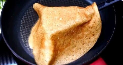 Рецепт ажурных блинов на кефире с кипятком тонкие. Тонкие блины с дырочками на кефире с кипятком