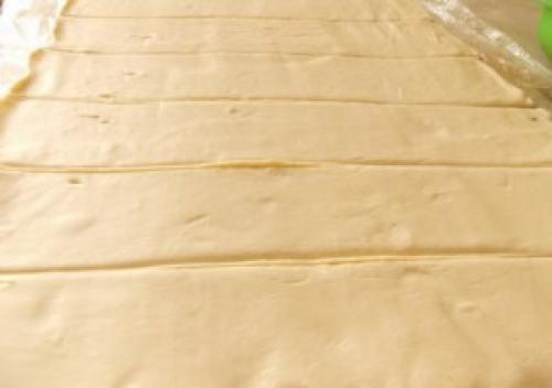 Розочки из слоеного теста с яблоками рецепт. Розочки из слоеного теста с яблоками — шикарная выпечка к чаю!