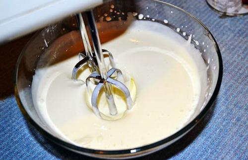 Творожный крем для бисквитного торта с желатином и сметаной. Топ-6 самых удачных рецептов сметанного крема с желатином для бисквитных тортов