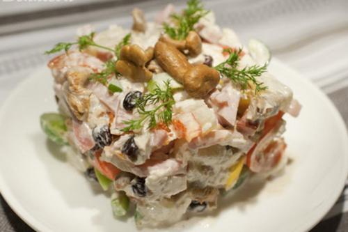 Салат из ананаса и куриной грудки и грибов. Пошаговый рецепт салата с ананасами, курицей и грибами