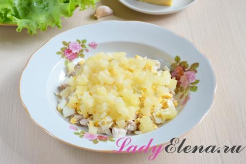 Куриное филе с ананасами салат. Самый простой и вкусный салат с курицей, ананасом и сыром — фото рецепт